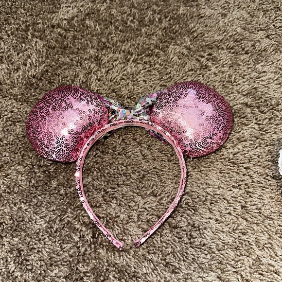 Minnie Mouse Tee and Ears Bundle - Picture 7 of 11
